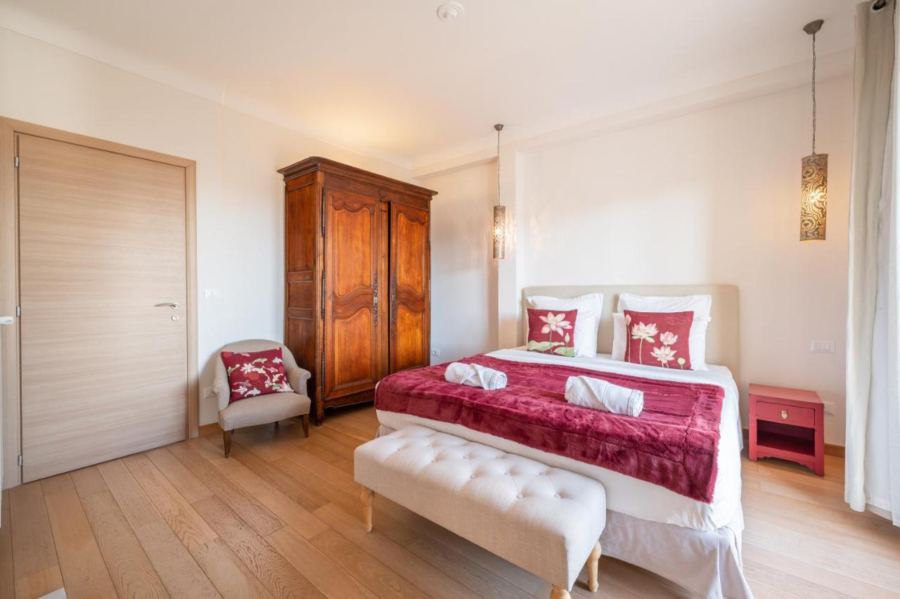 La Fabrique A Poupees - Chambres Et Appartements De Charme Au Coeur De Мантон Екстер'єр фото