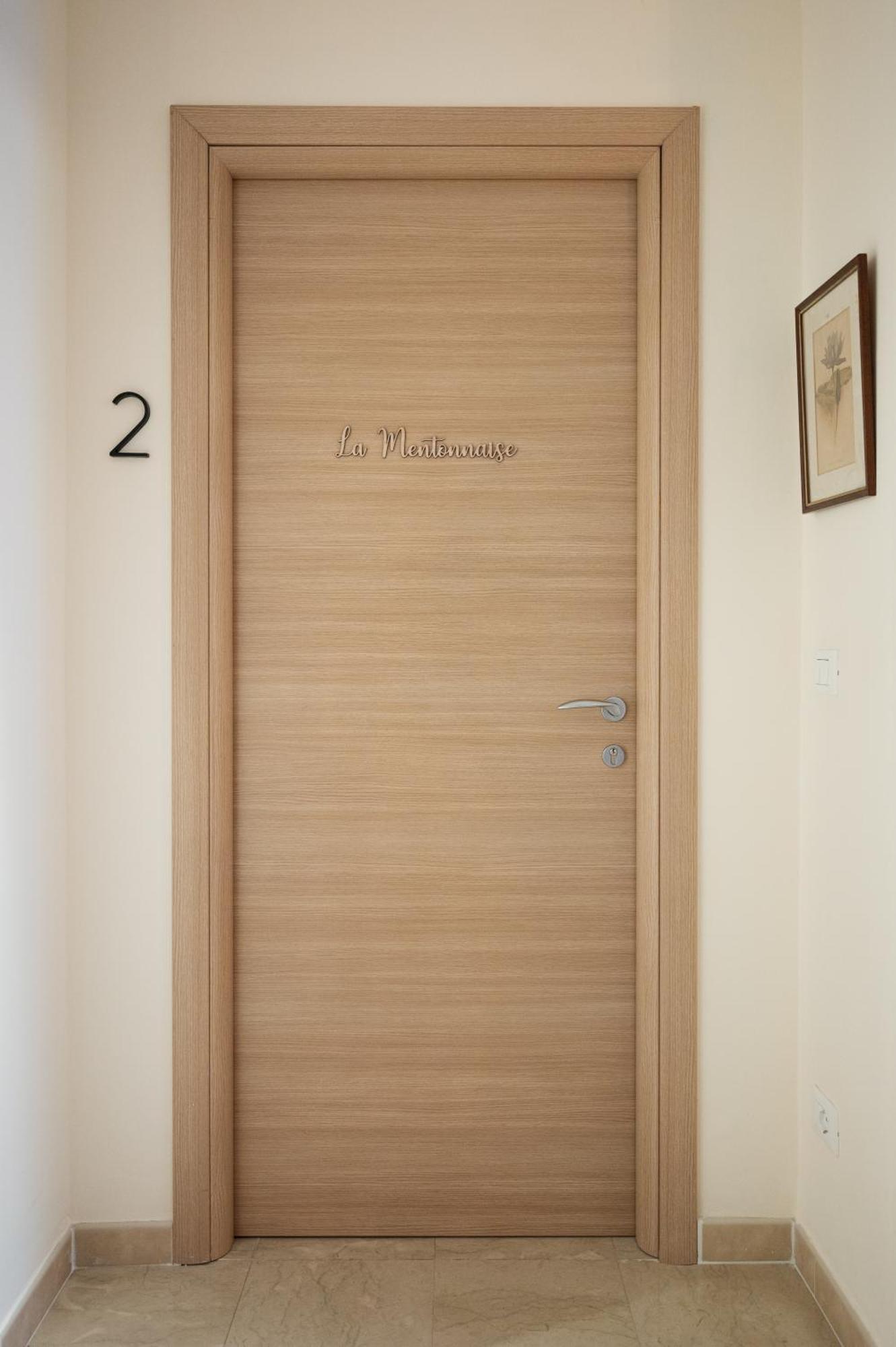 La Fabrique A Poupees - Chambres Et Appartements De Charme Au Coeur De Мантон Екстер'єр фото